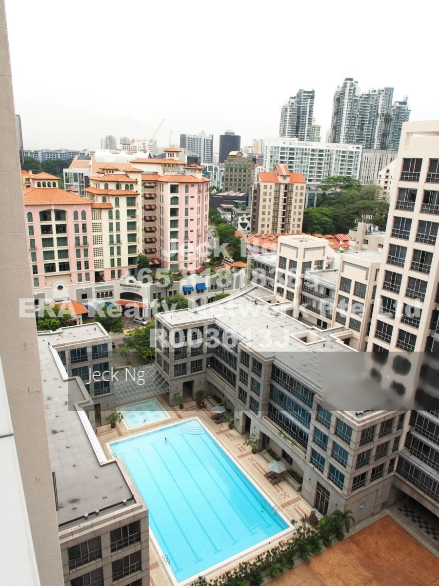 UE Square thumbnail photo